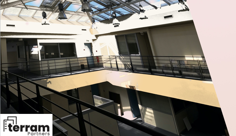 PÉRIGUEUX CENTRE 1350m2 À RÉHABILITER POSSIBILITÉ : LOGEMENT - BUREAUX - CO-WORKING...!